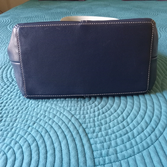Coach Shoulder Crossbody Bag Adjustable Strap Navy & White Leather Excellent - Picture 10 of 12